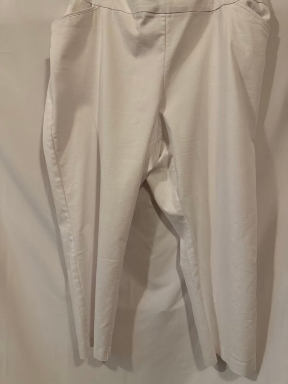 CROFT & BARROW White Color Effortless Stretch Pants - 26W Short